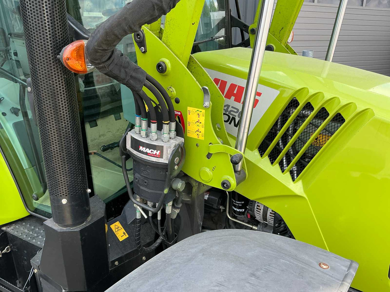 Tractor Claas 420 arion