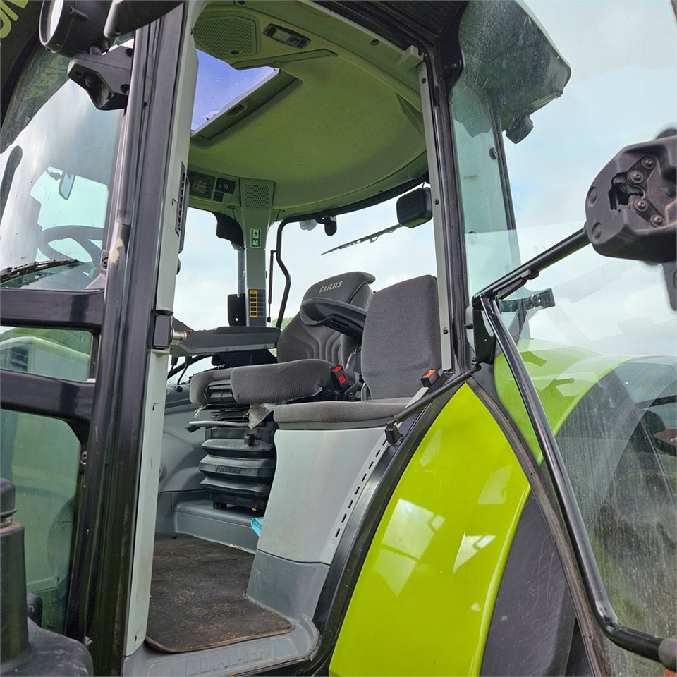 Tractor Claas 530 Arion
