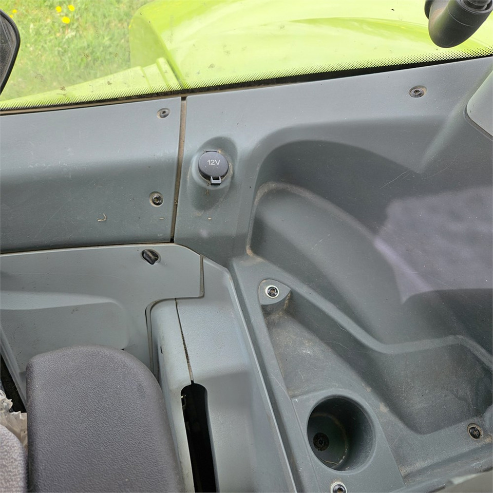 Tractor Claas 530 Arion