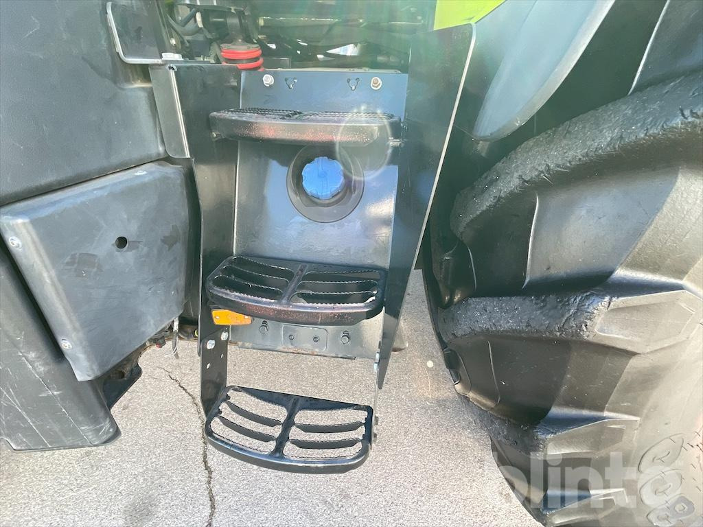 Tractor Claas 650 CIS + mit Claas FL 150 Frontlader