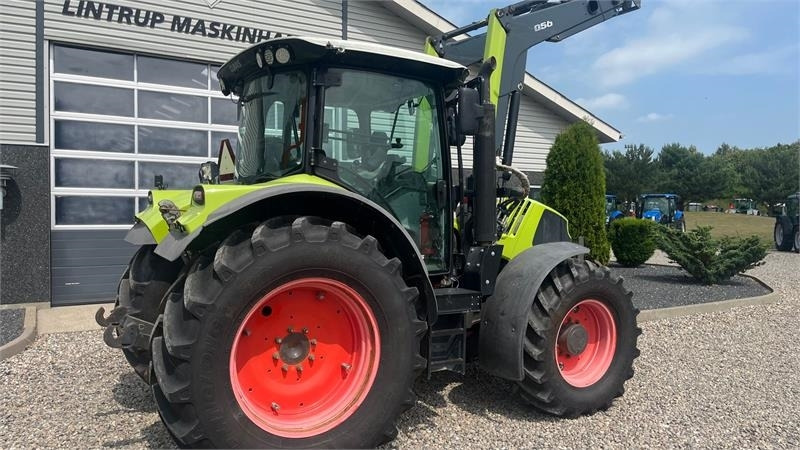 Tractor Claas ARION 550 CEBIS Med frontlæsser og frontlift
