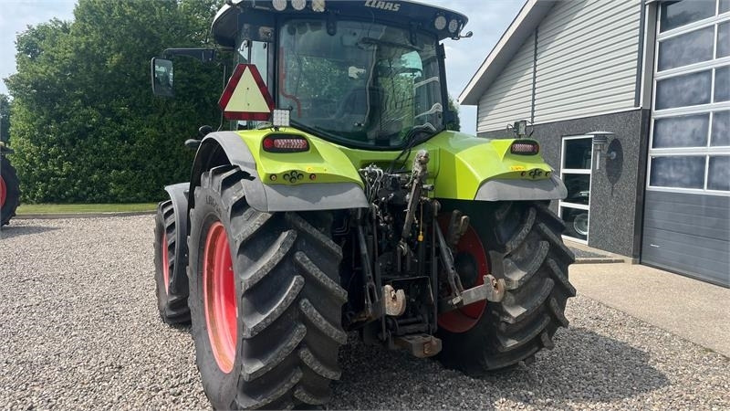 Tractor Claas ARION 550 CEBIS Med frontlæsser og frontlift