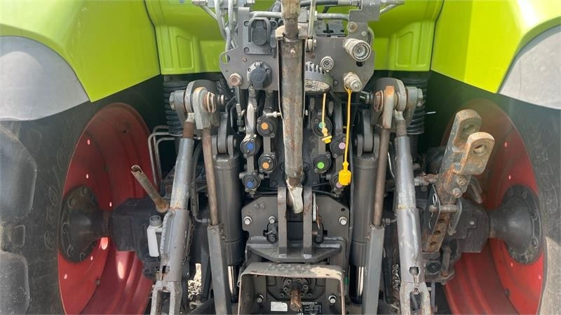 Tractor Claas ARION 550 CEBIS Med frontlæsser og frontlift