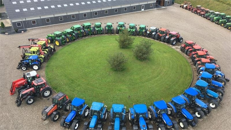 Tractor Claas ARION 550 CEBIS Med frontlæsser og frontlift