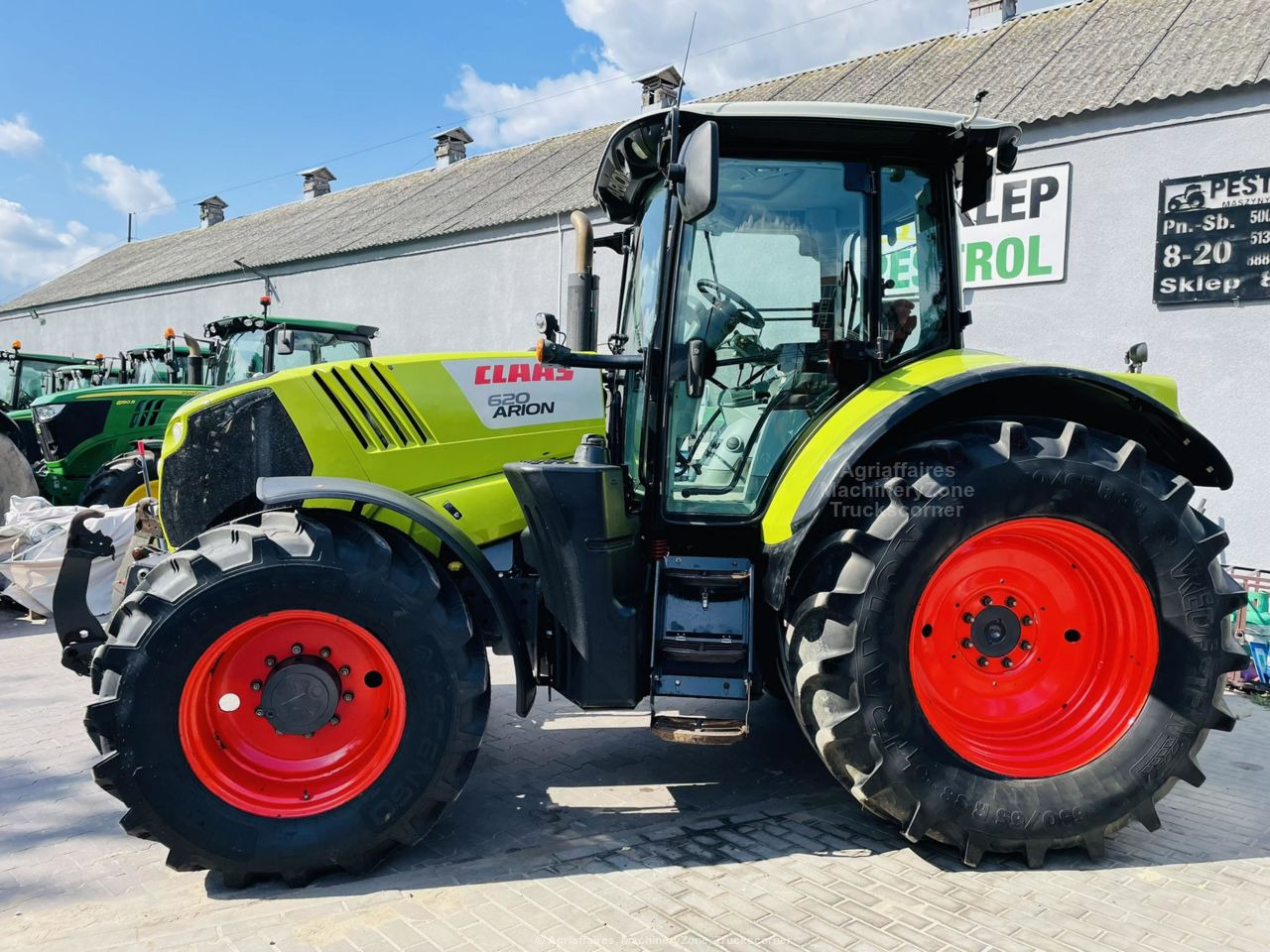 Tractor Claas ARION 620