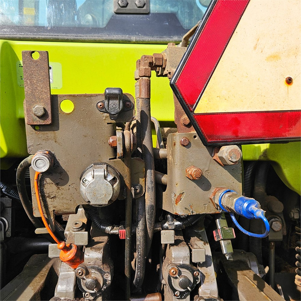 Tractor Claas ARION 640