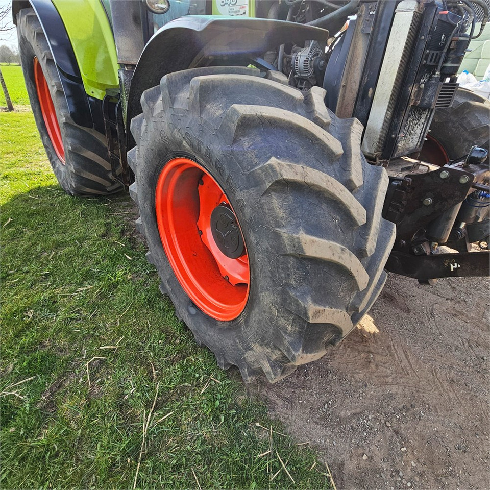 Tractor Claas ARION 640