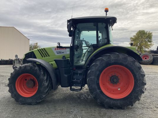 Tractor Claas ARION 640 CEBIS