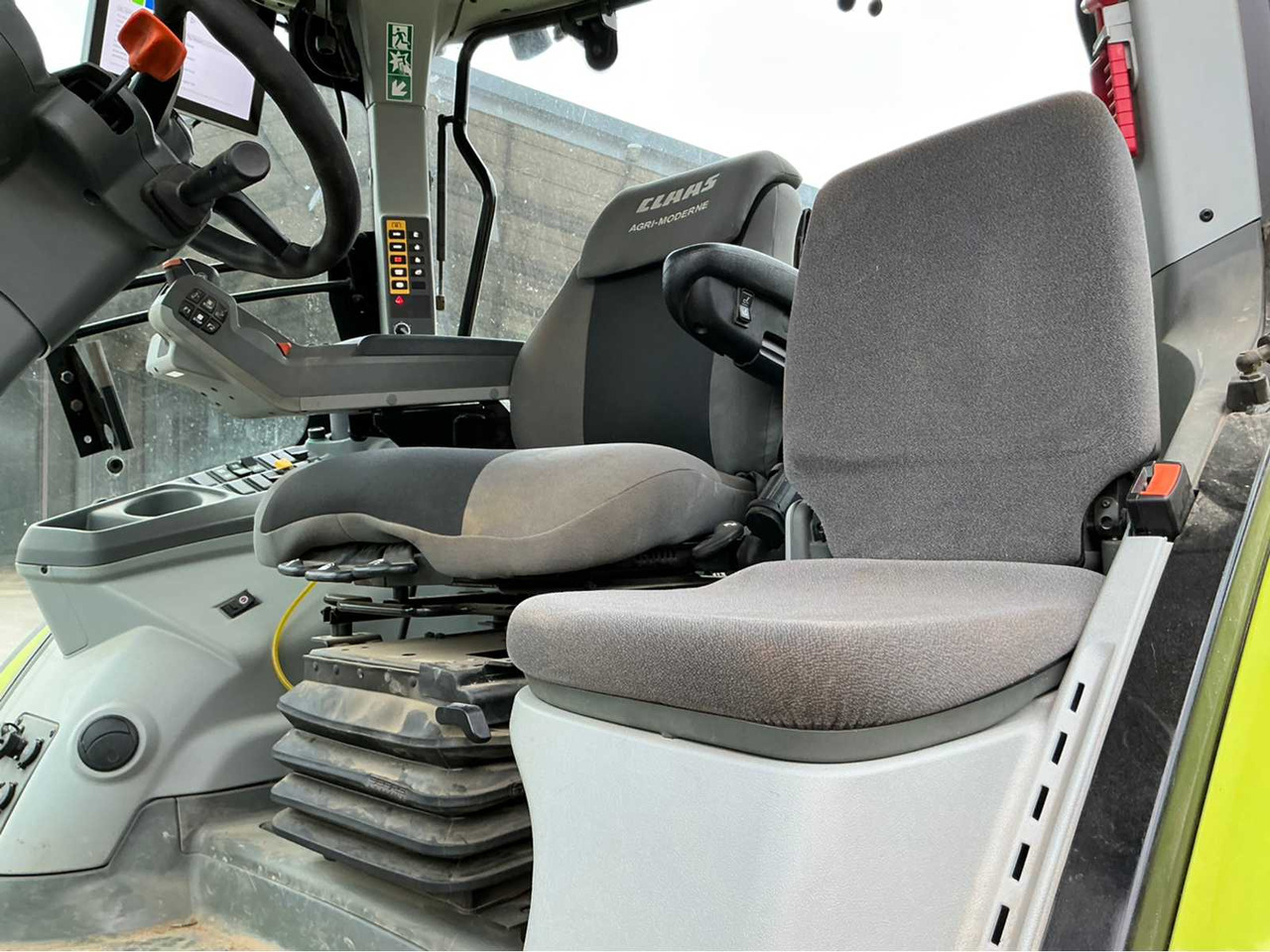 Tractor Claas ARION 660