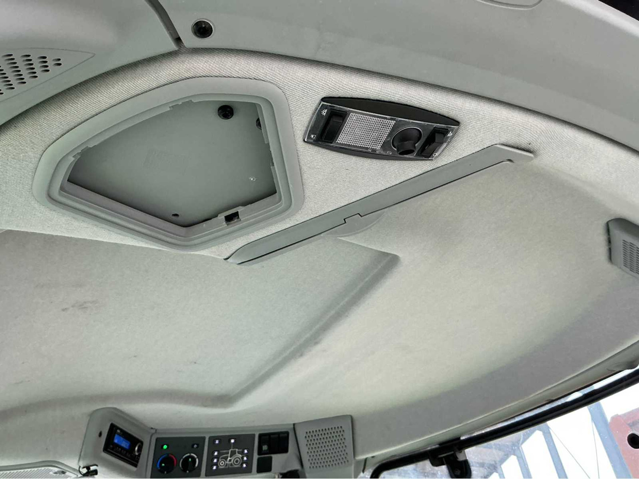 Tractor Claas ARION 660