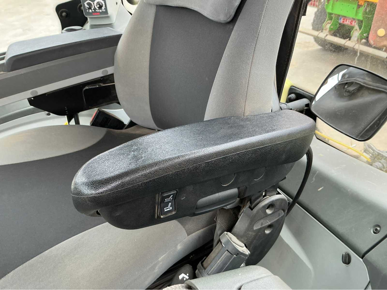 Tractor Claas ARION 660