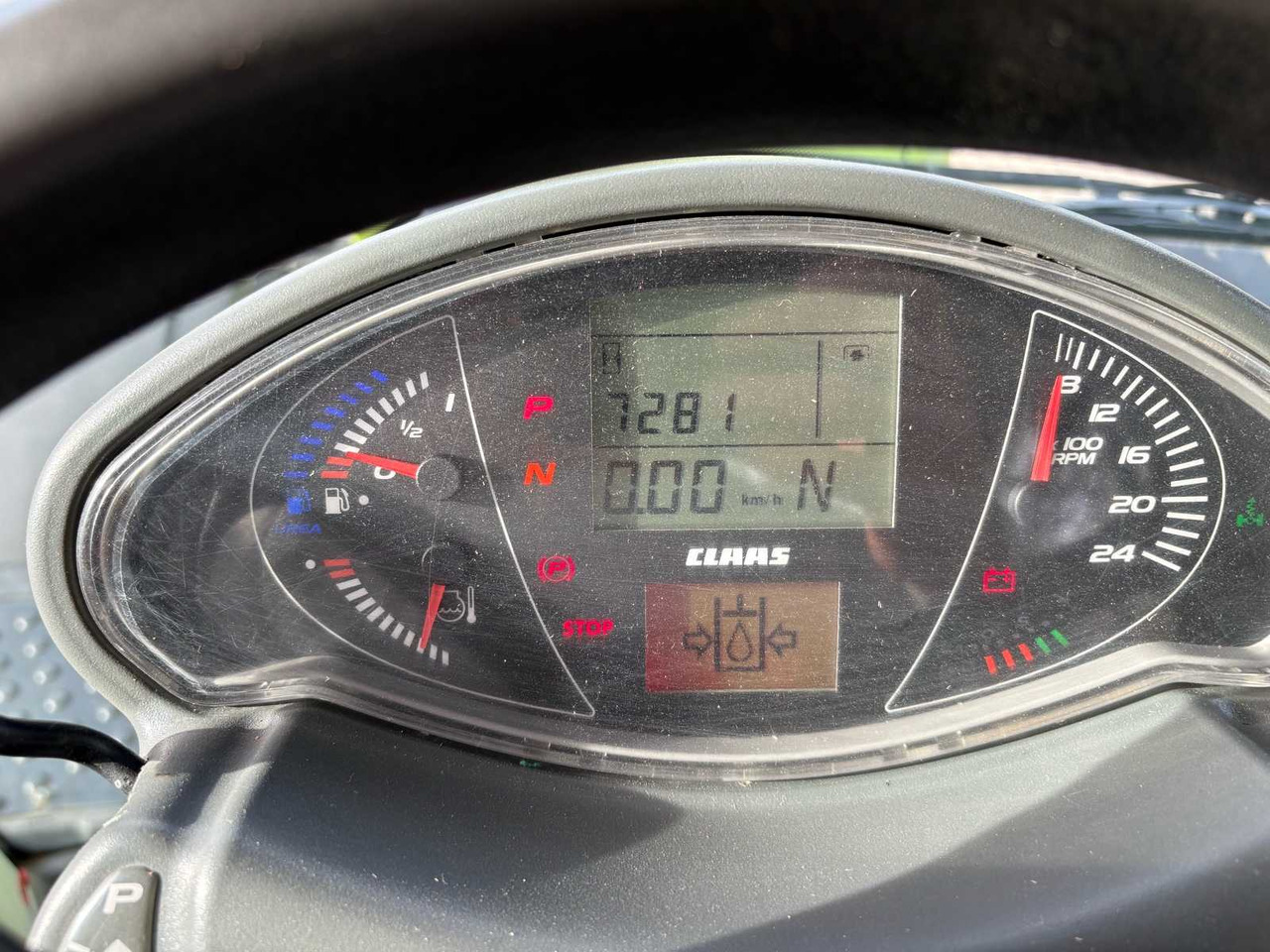 Tractor Claas ARION 850 C-MATIC