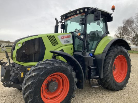 Tractor Claas AXION 820 CEBIS