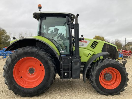 Tractor Claas AXION 820 CEBIS