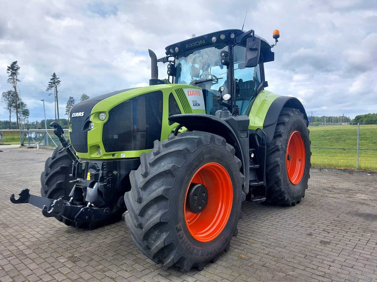 Tractor Claas AXION 950