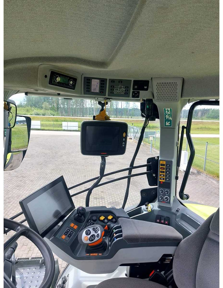 Tractor Claas AXION 950
