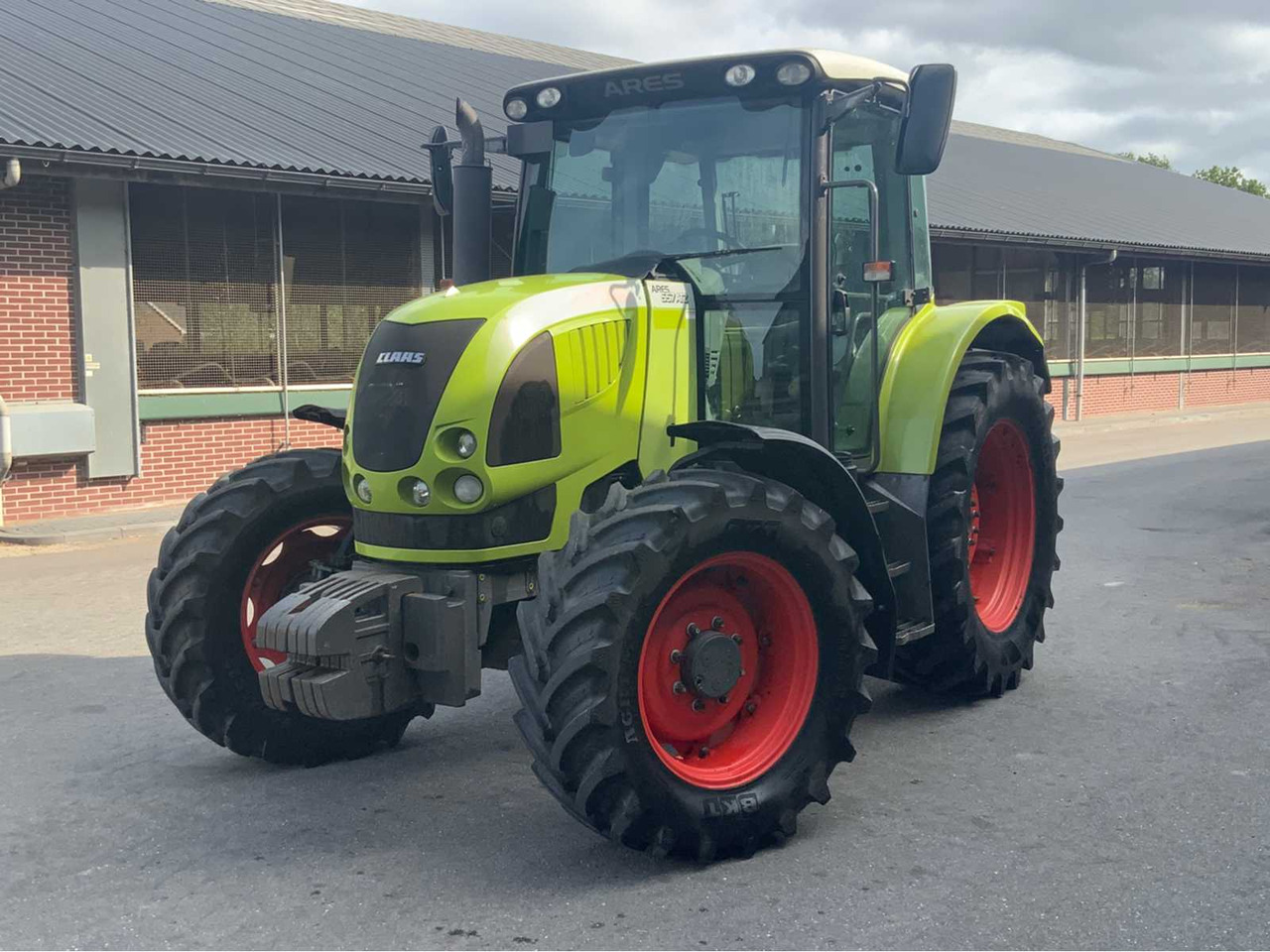 Tractor Claas Ares 557 ATZ