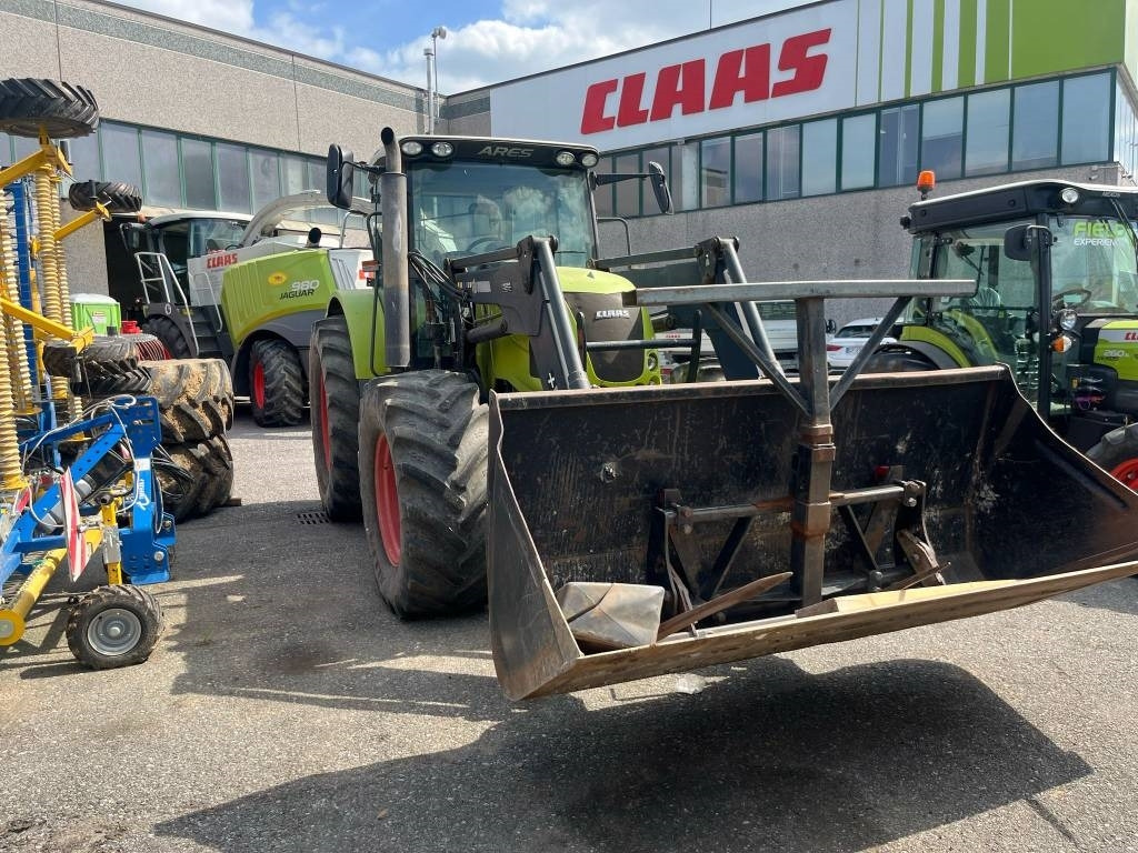 Tractor Claas Ares 697