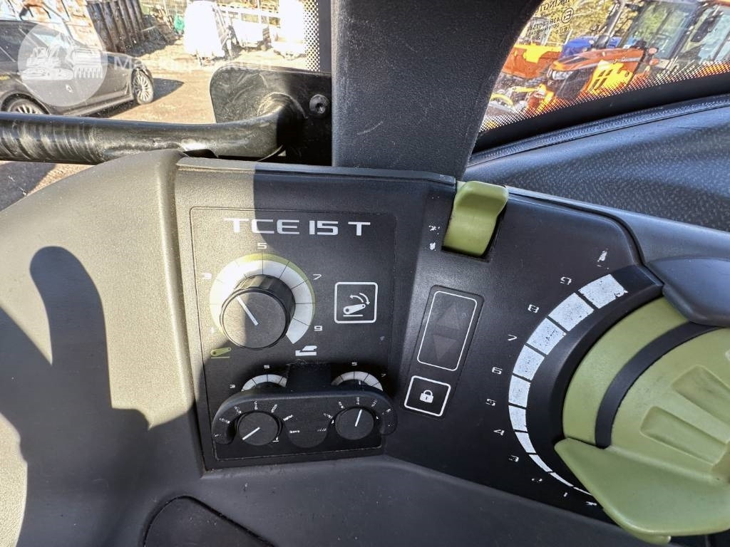 Tractor Claas Arion 410