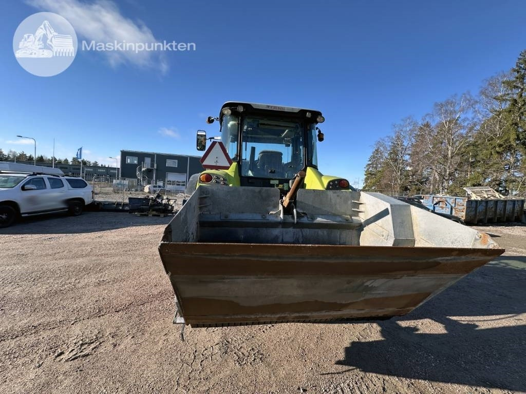 Tractor Claas Arion 410