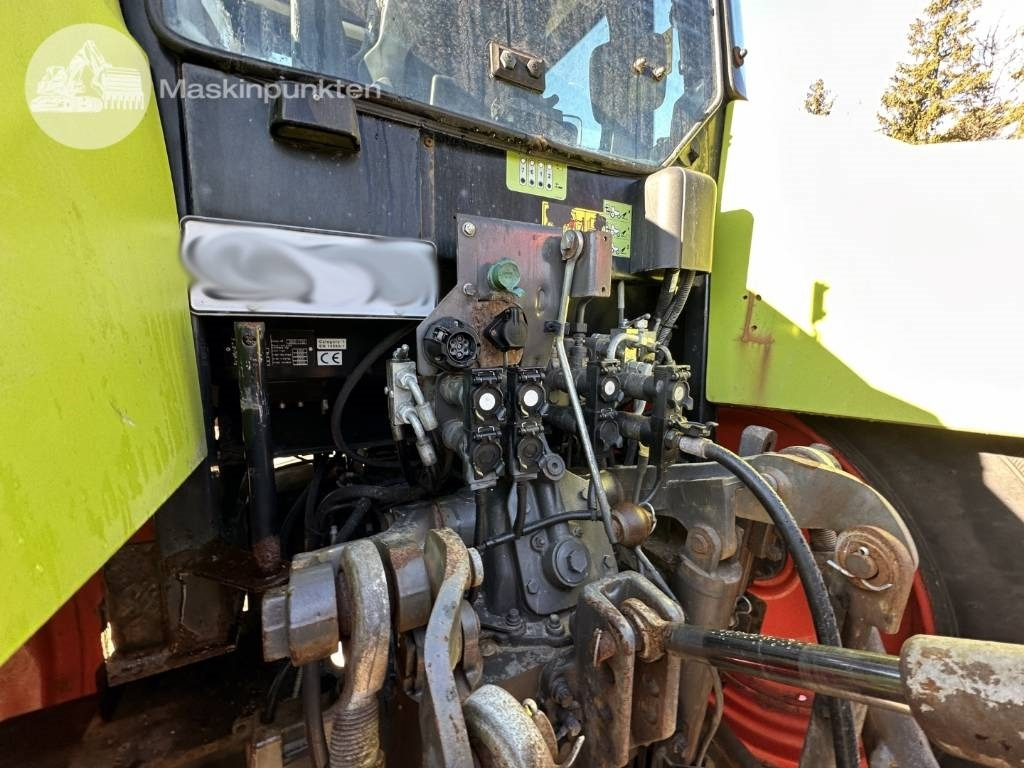 Tractor Claas Arion 410