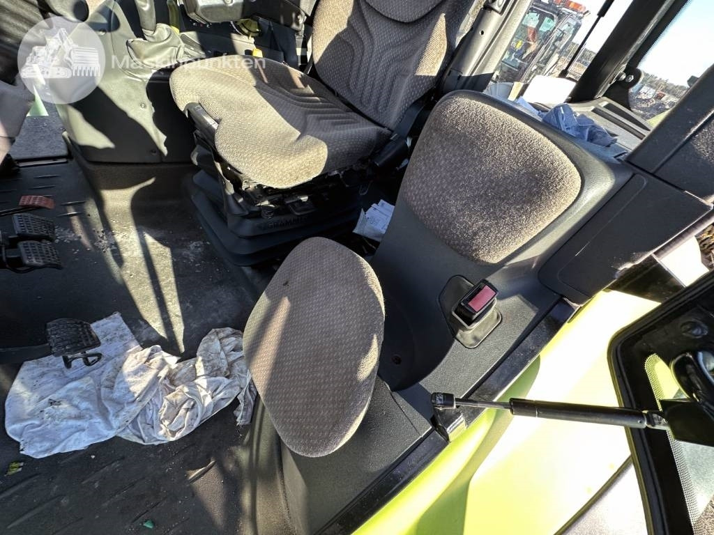 Tractor Claas Arion 410