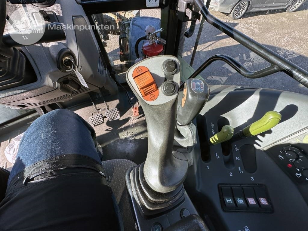 Tractor Claas Arion 410