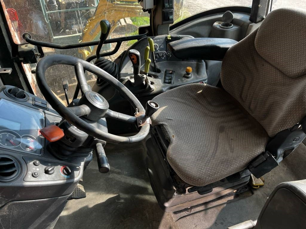 Tractor Claas Arion 420