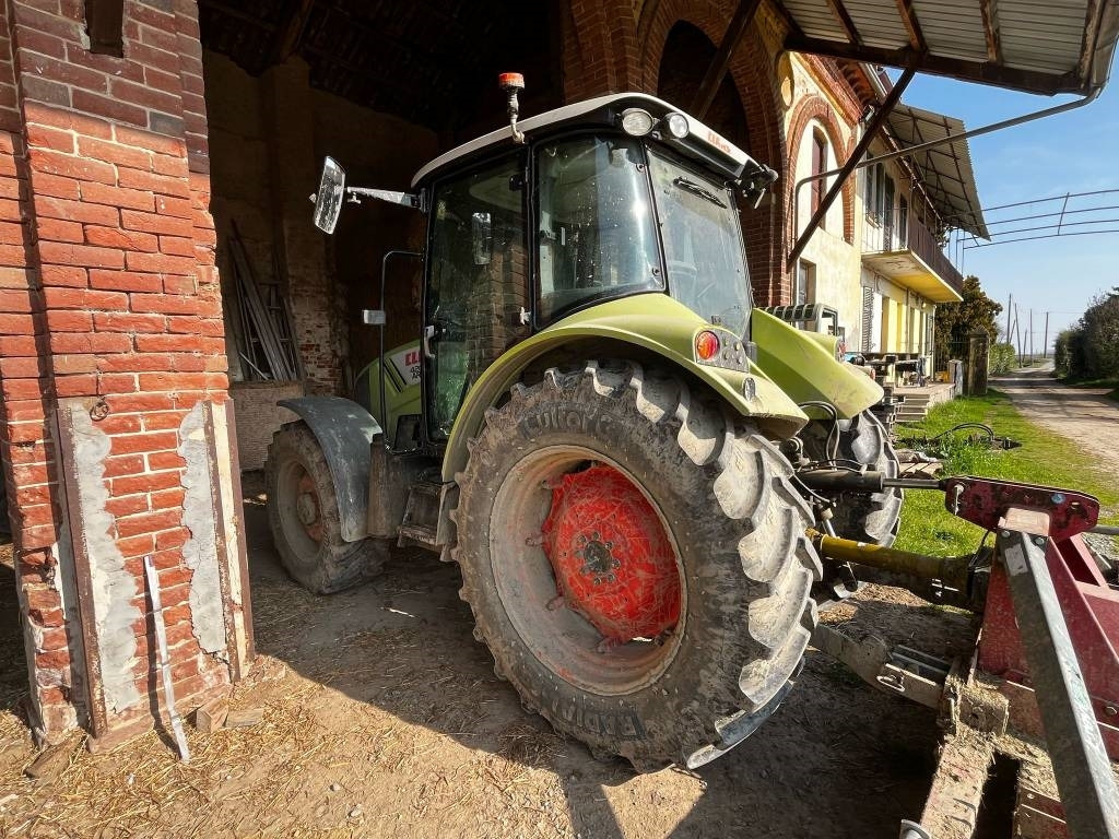 Tractor Claas Arion 420