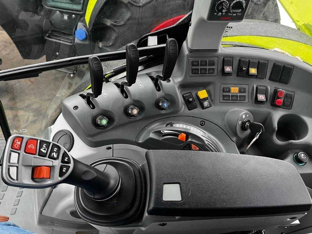 Tractor Claas Arion 430