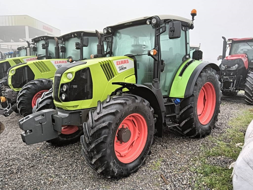 Tractor Claas Arion 440