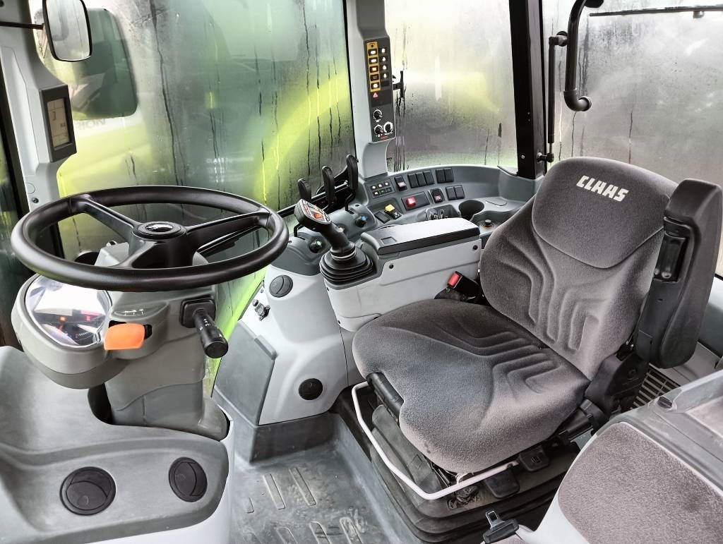 Tractor Claas Arion 440