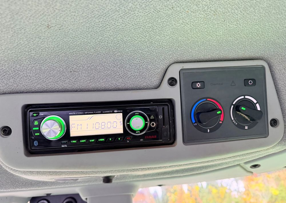 Tractor Claas Arion 440