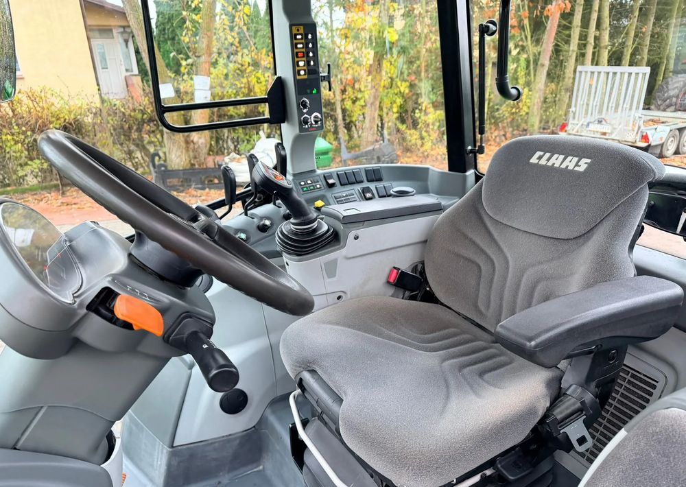 Tractor Claas Arion 440