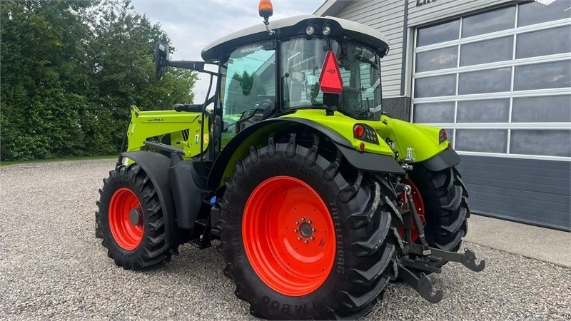 Tractor Claas Arion 440 CIS med frontlæsser