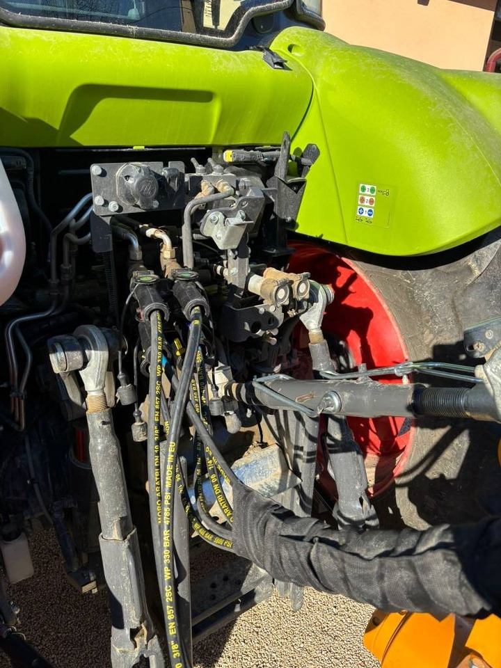 Tractor Claas Arion 450
