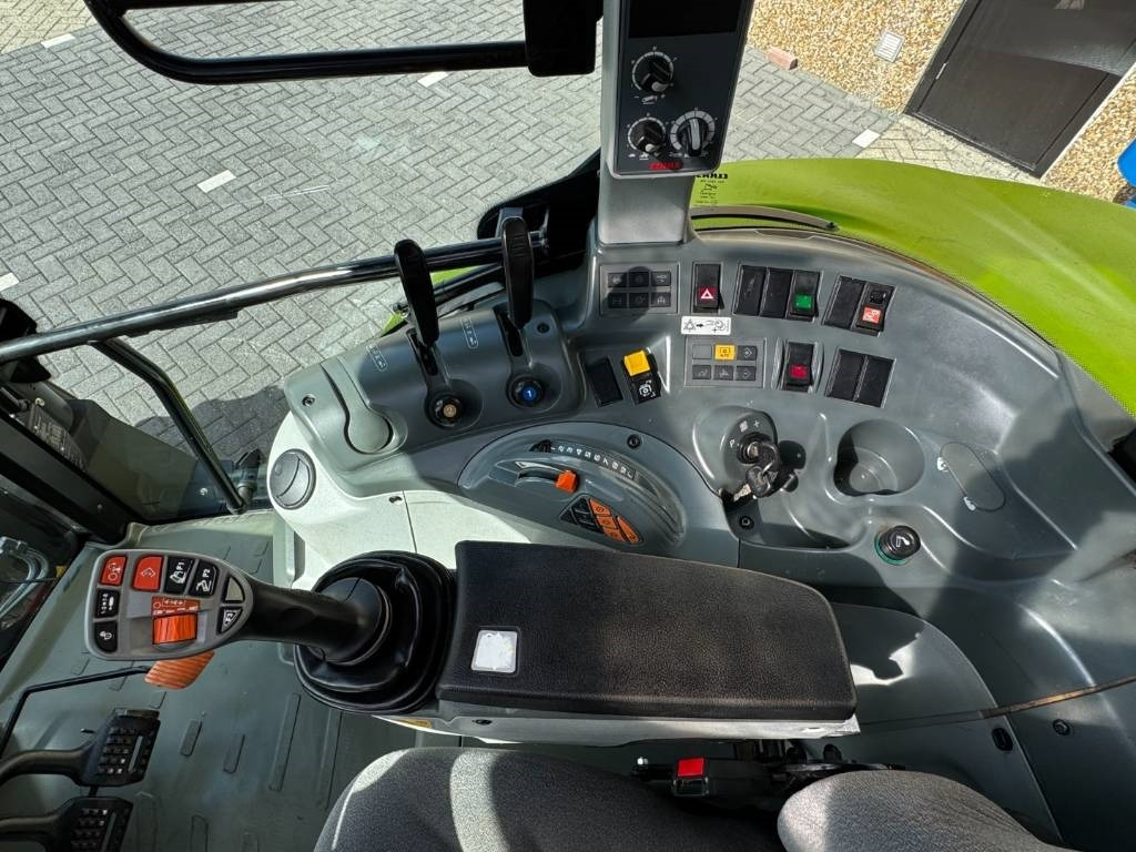 Tractor Claas Arion 450 CIS