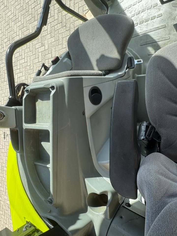 Tractor Claas Arion 450 CIS