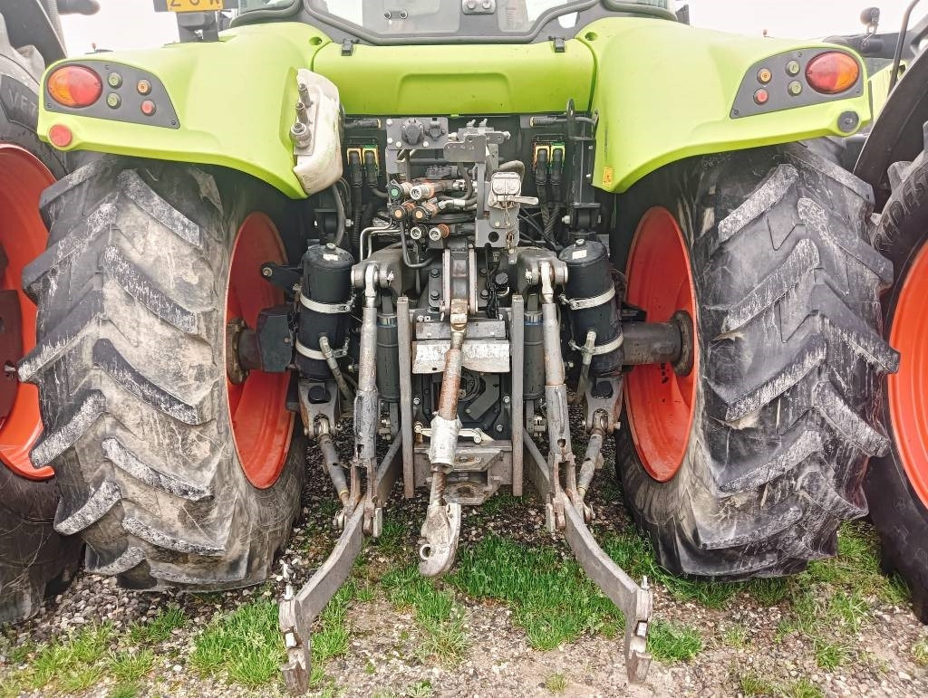 Tractor Claas Arion 460