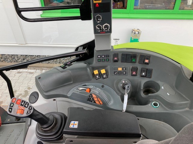 Tractor Claas Arion 460