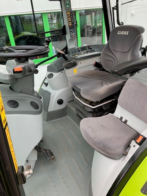 Tractor Claas Arion 460