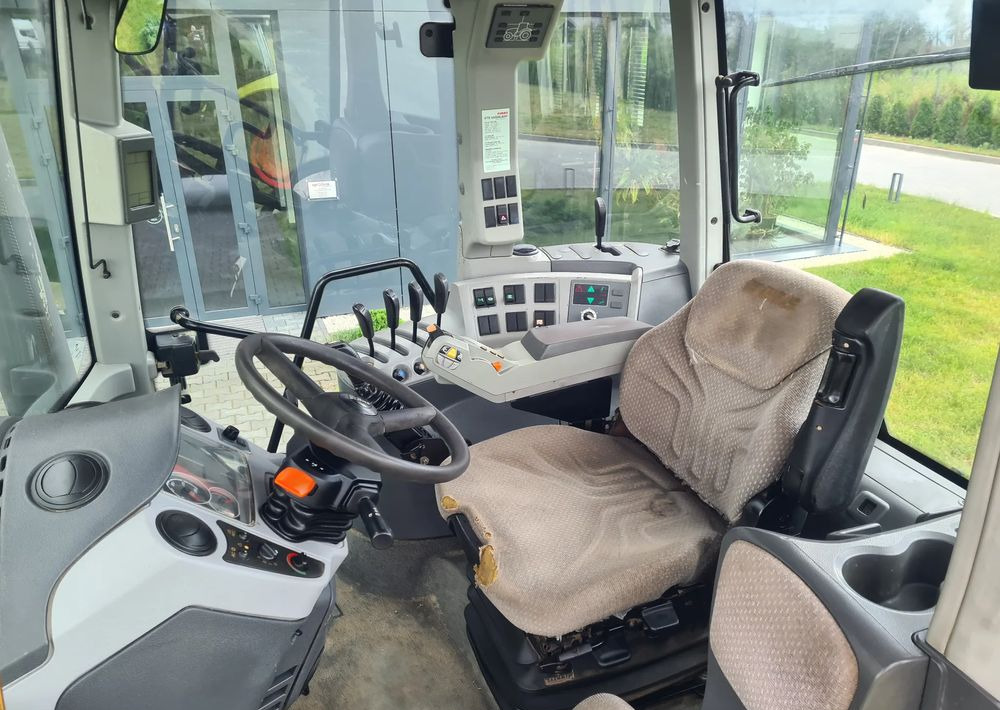 Tractor Claas Arion 530