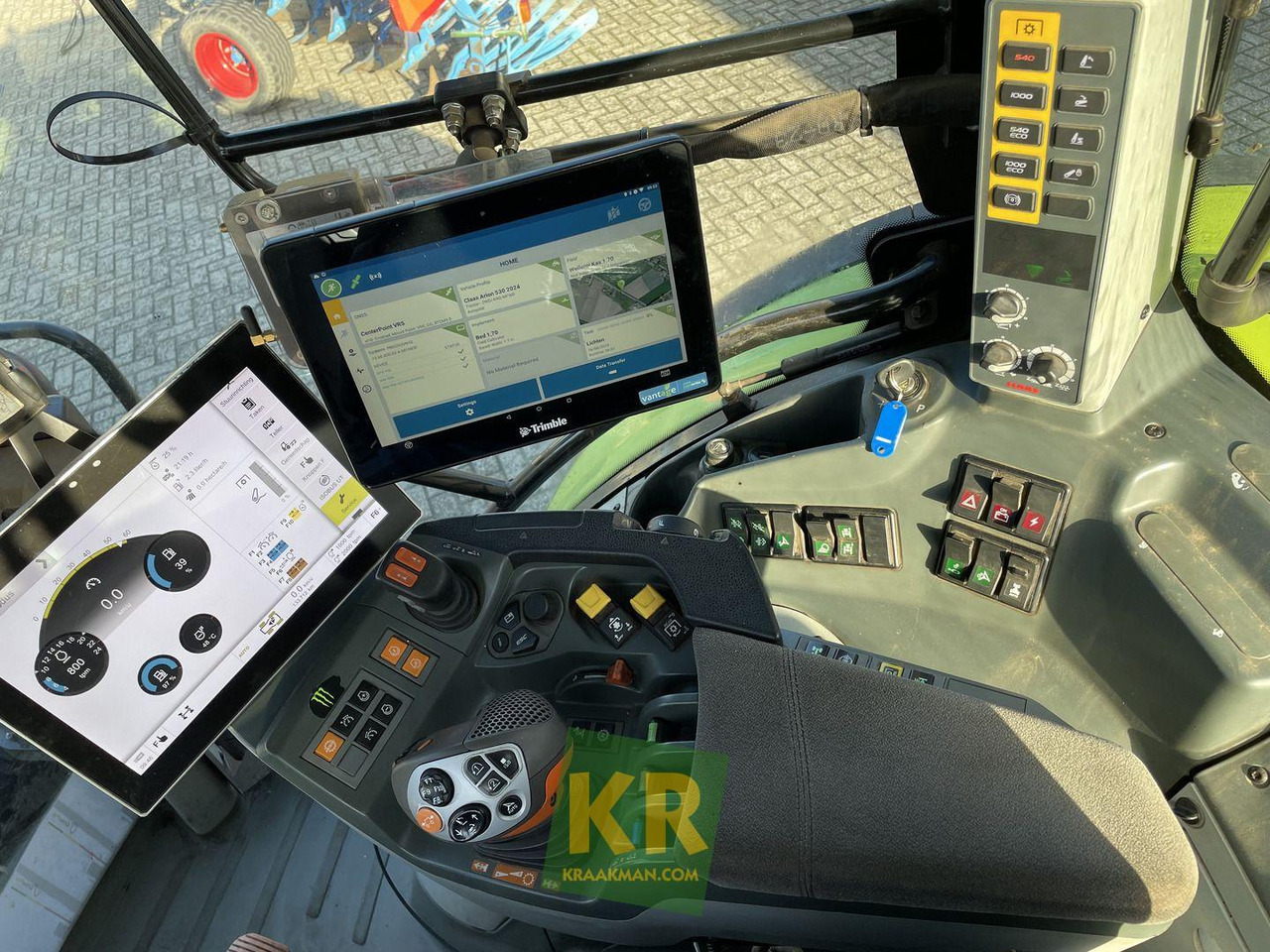 Tractor Claas Arion 530