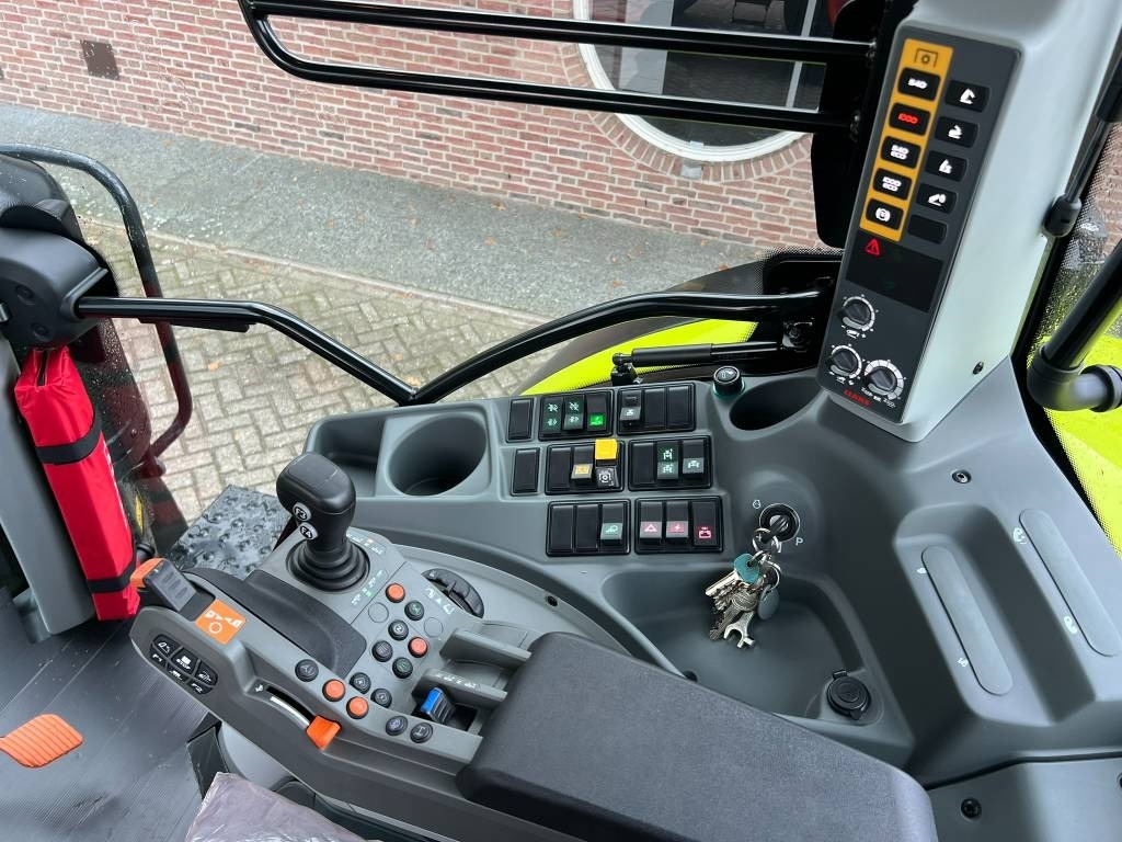 Tractor Claas Arion 530 CIS+