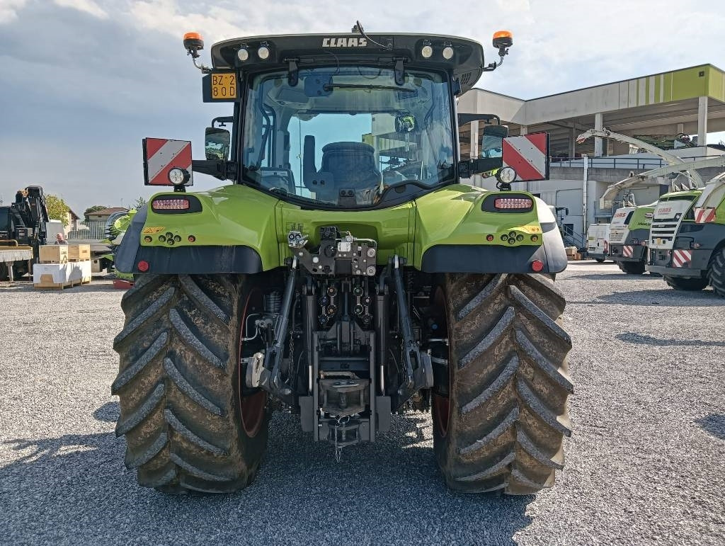 Tractor Claas Arion 550 Cmatic