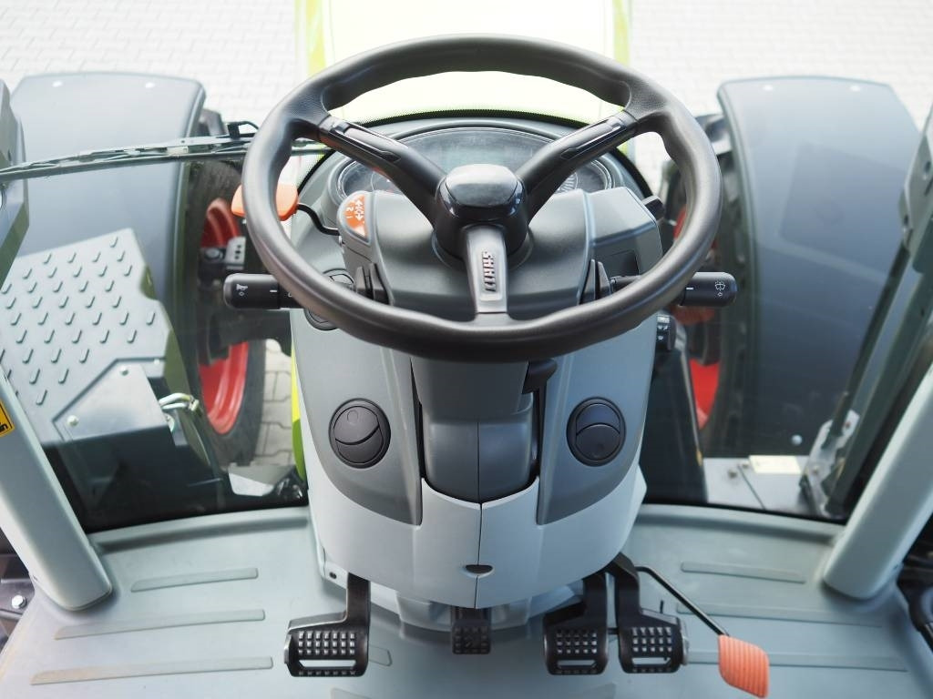 Tractor Claas Arion 610 CIS