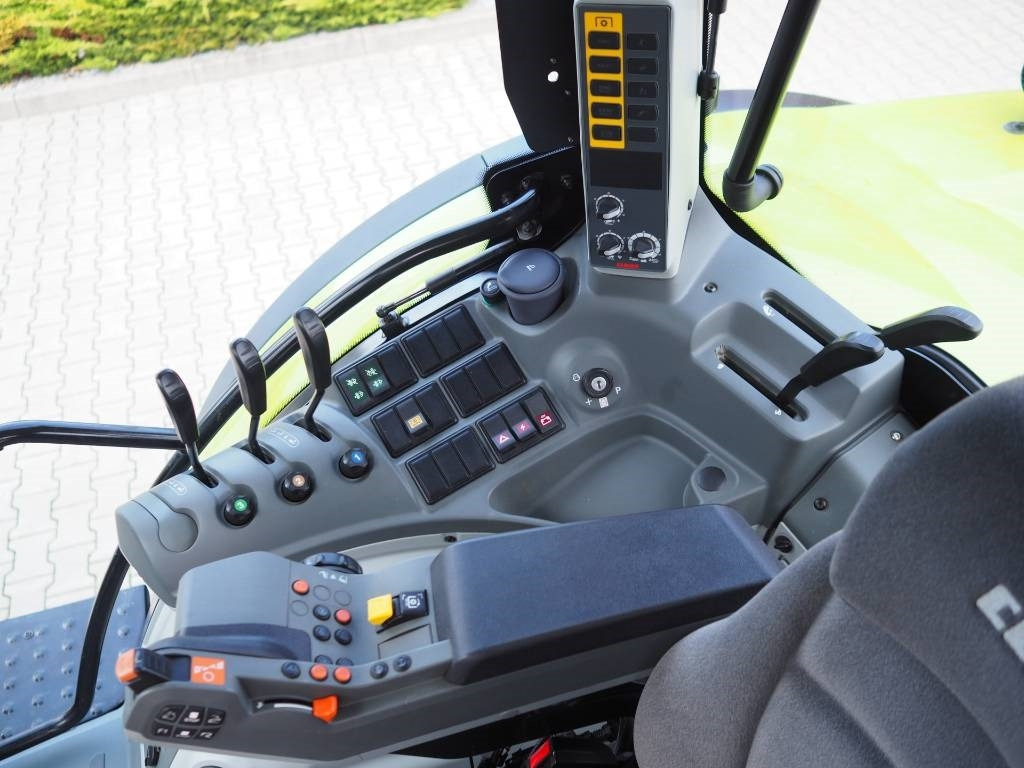 Tractor Claas Arion 610 CIS