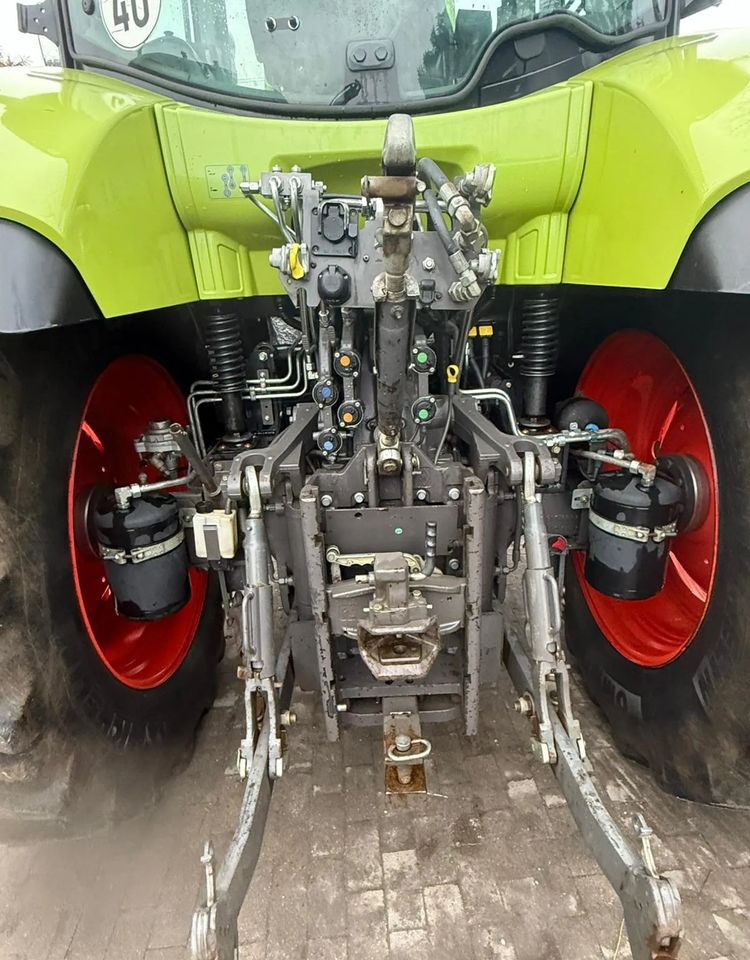 Tractor Claas Arion 620