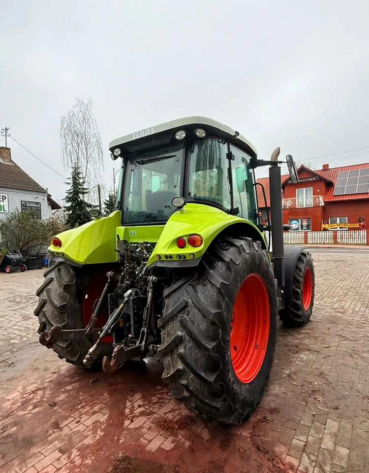 Tractor Claas Arion 620