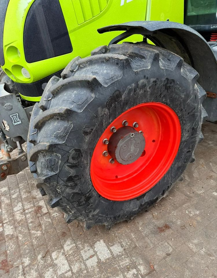 Tractor Claas Arion 620